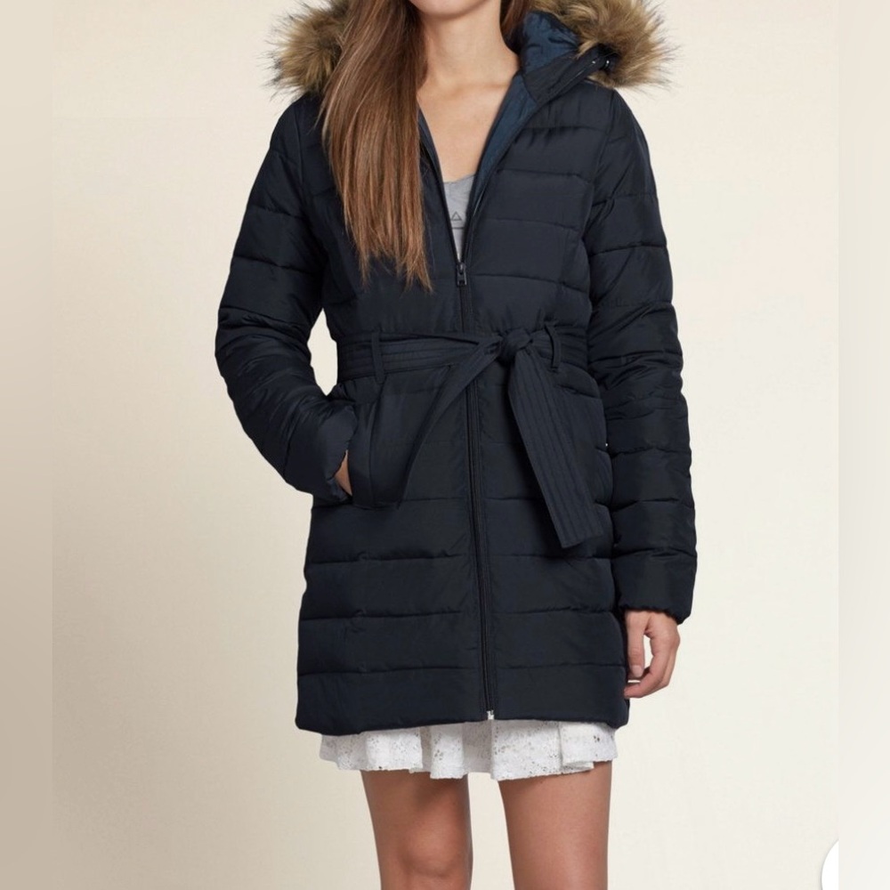 Stylish Navy Puffer Coat with Fur Hood